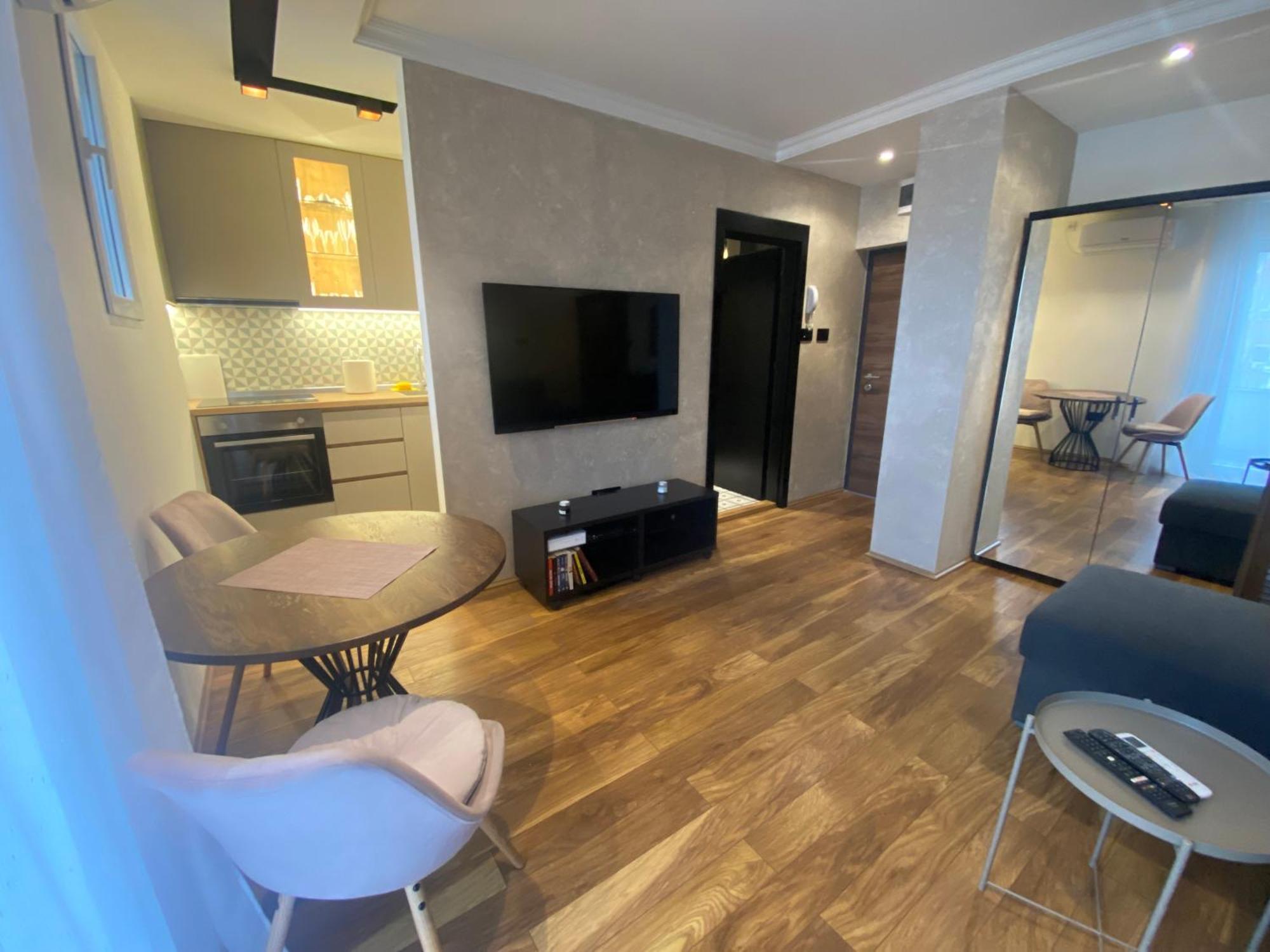 Apartment Ceger 1 *